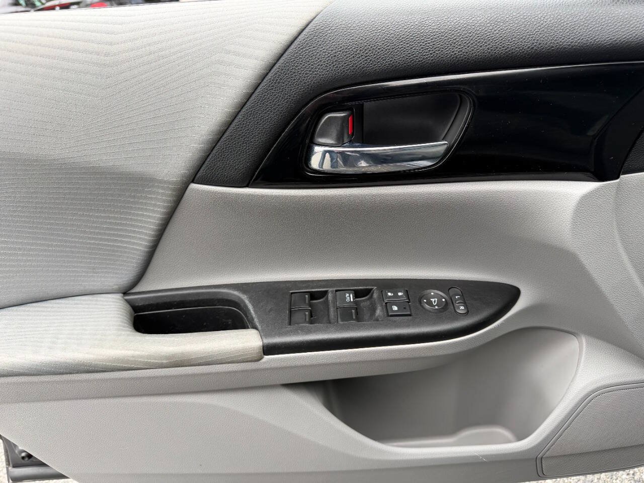 Used 2016 Honda Accord LX image 27