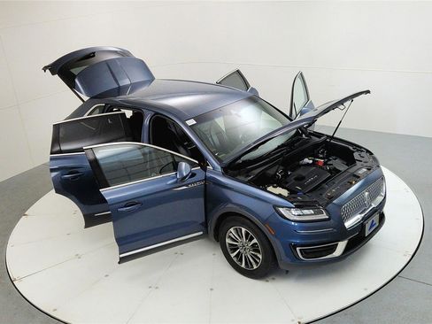 Used 2019 Lincoln Nautilus Select image 15