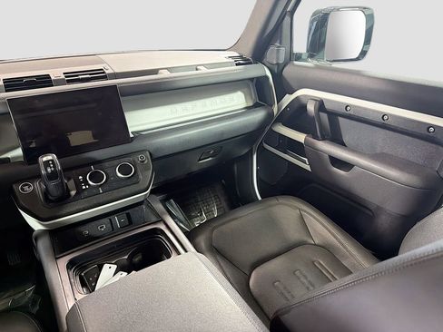Used 2022 Land Rover Defender 110 S AWD/4WD image 27