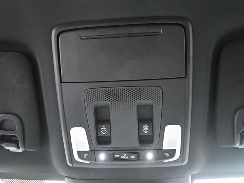 Used 2025 Honda Pilot TrailSport image 22