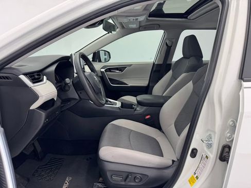 Used 2025 Toyota RAV4 XLE w/ Convenience Package image 17