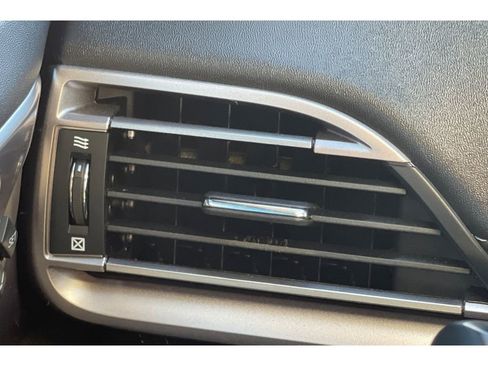 Used 2025 Subaru Outback Limited image 28