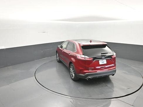 Certified 2019 Ford Edge Titanium w/ Cold Weather Package AWD/4WD image 30