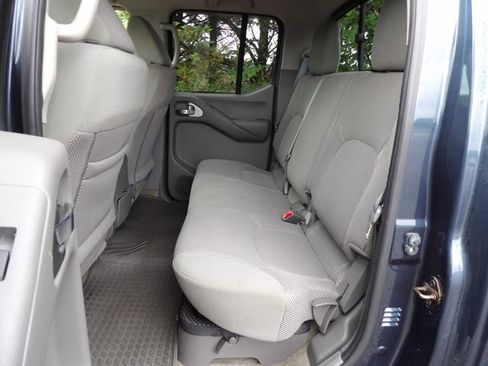 Used 2015 Nissan Frontier SV AWD/4WD image 9