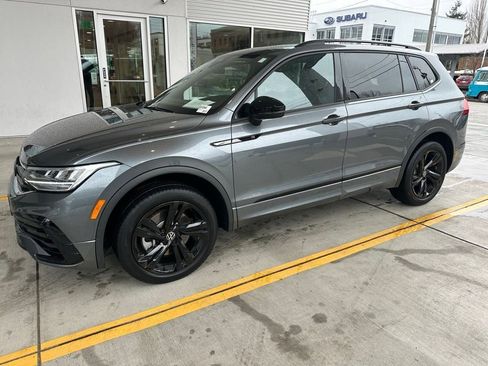 Used 2023 Volkswagen Tiguan SE R-Line image 3
