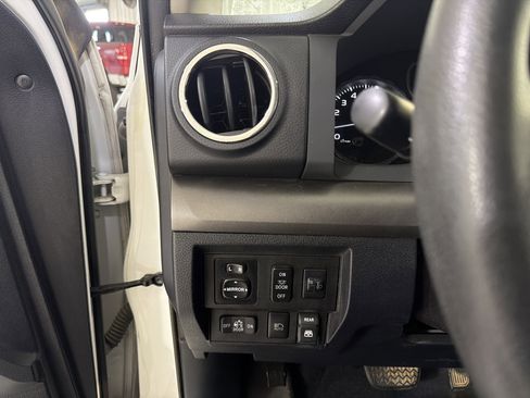 Used 2018 Toyota Tundra SR5 image 20