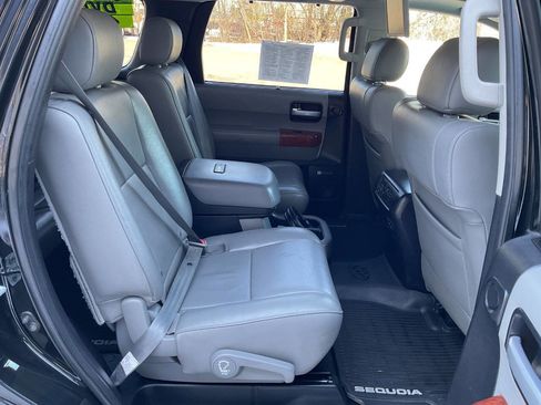 Used 2018 Toyota Sequoia Platinum image 49