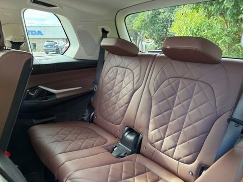 Certified 2023 BMW X7 xDrive40i w/ Executive Package image 27