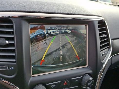 Used 2017 Jeep Grand Cherokee Limited image 21