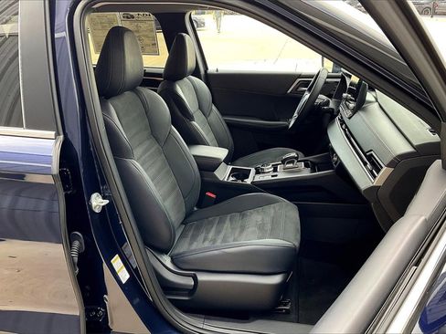 Used 2024 Mitsubishi Outlander SE Black Edition image 7