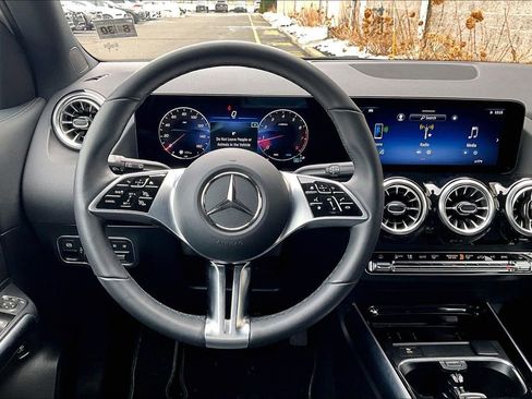Used 2026 Mercedes-Benz GLA 250 4MATIC image 5