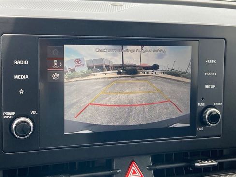 Used 2025 Kia Sportage LX FWD image 19