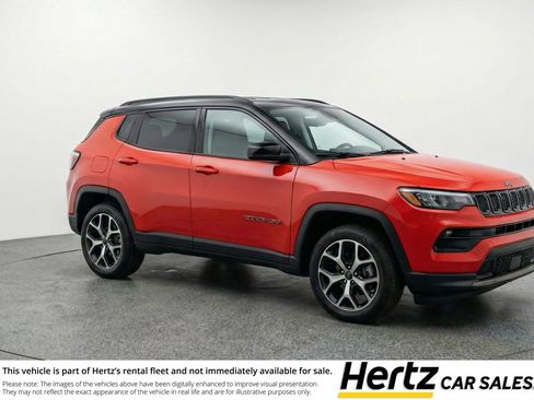 Used 2025 Jeep Compass Limited image 1