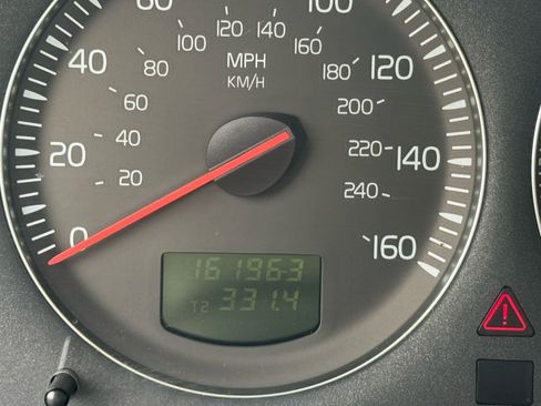 Used 2004 Volvo V70 2.4 FWD image 5