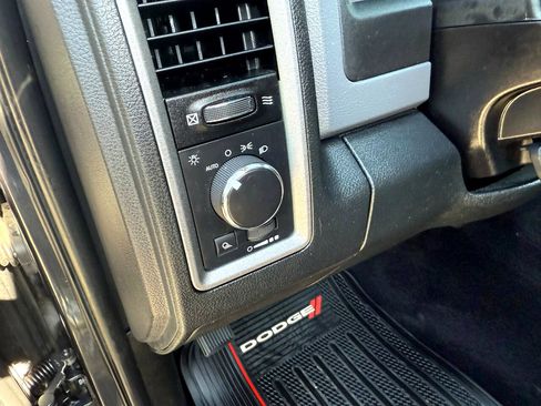 Used 2016 RAM 2500 Tradesman w/ Chrome Appearance Group image 14