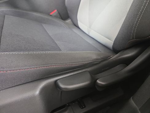 Certified 2024 Chevrolet Trax RS image 29