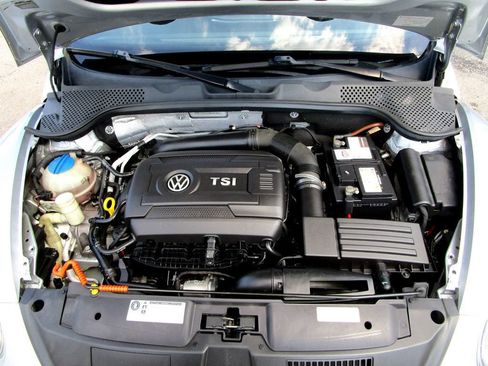 Used 2014 Volkswagen Beetle 1.8T FWD image 25