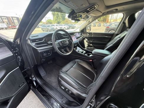 Used 2023 Jeep Grand Cherokee 4WD 4xe w/ Luxury Tech Group II image 13