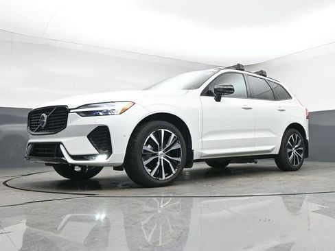 Used 2024 Volvo XC60 B5 Plus w/ Climate Package image 12