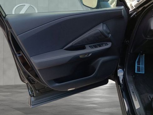 Certified 2026 Lexus TX 500h AWD w/ Technology Package image 28