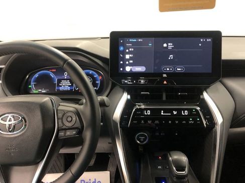 Used 2023 Toyota Venza Limited image 20