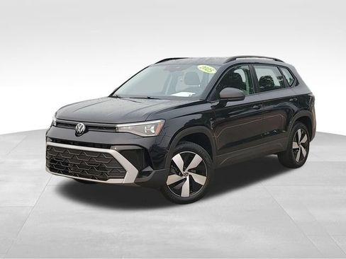Used 2025 Volkswagen Taos S AWD/4WD image 1