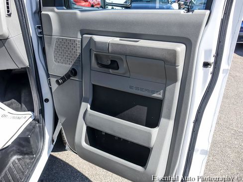 Used 2021 Ford E-350 and Econoline 350 Super Duty RWD image 22