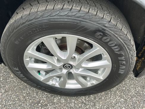 Used 2019 Nissan Rogue SV AWD/4WD image 28