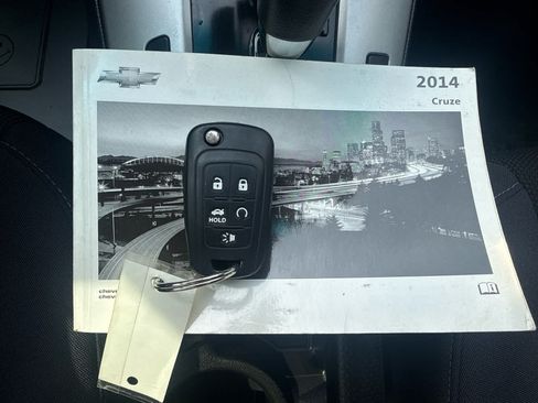 Used 2014 Chevrolet Cruze LT FWD image 23