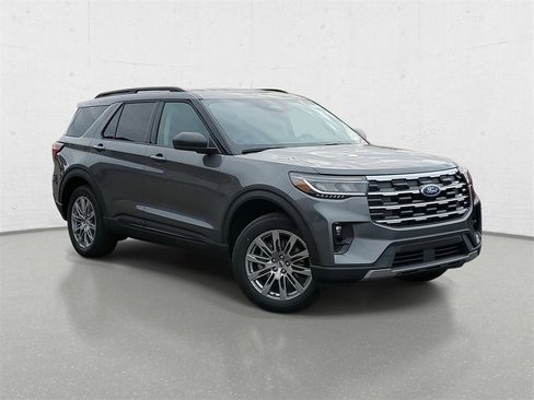 New 2026 Ford Explorer Active w/ Active Comfort Package image 2