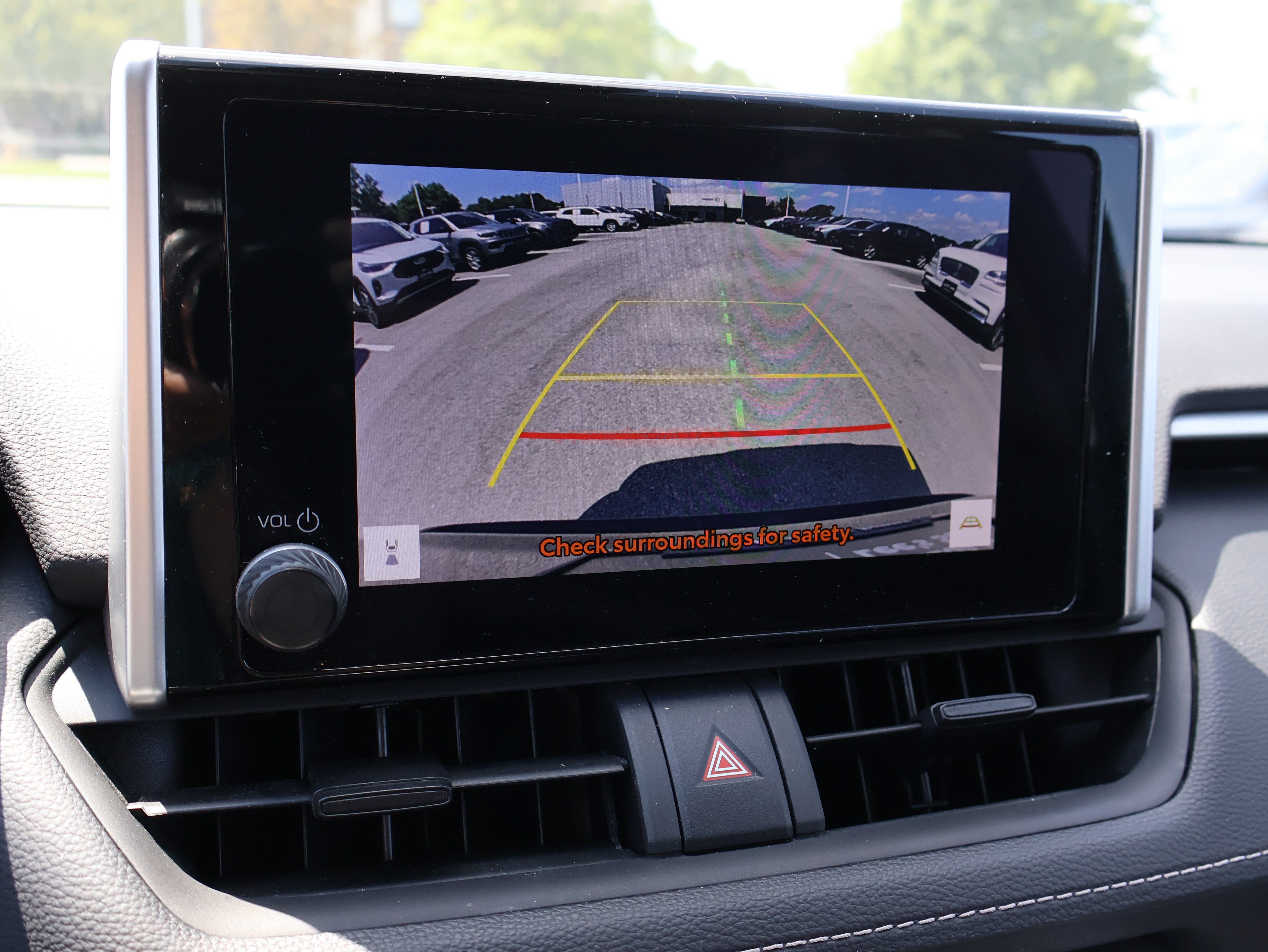Used 2025 Toyota RAV4 XLE AWD/4WD image 30