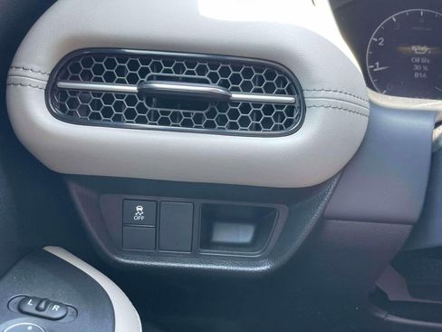 Used 2025 Honda HR-V EX-L image 22