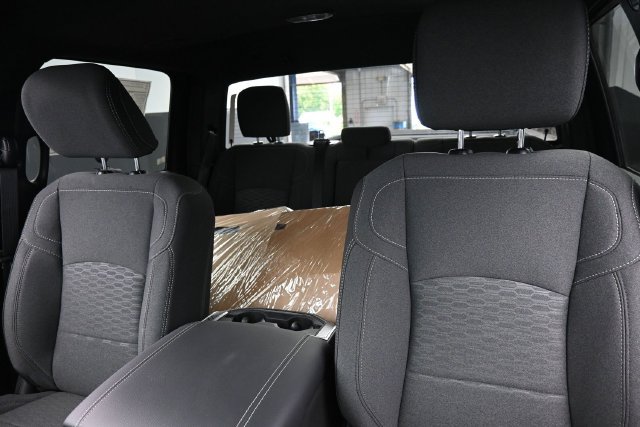 New 2027 RAM 3500 Big Horn AWD/4WD image 13