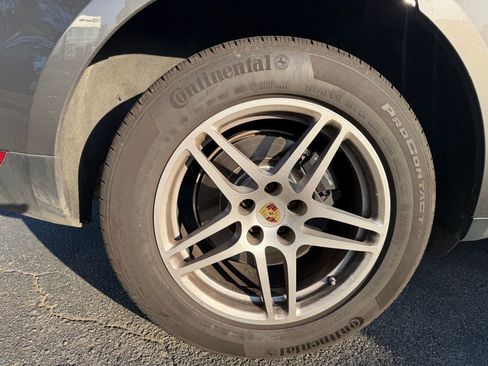 Used 2018 Porsche Macan image 10