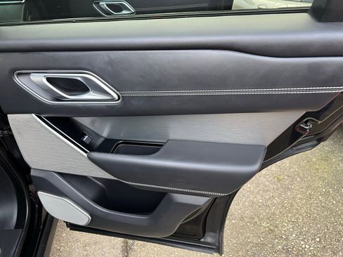 Used 2018 Land Rover Range Rover Velar R-Dynamic HSE AWD/4WD image 36