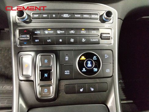 Used 2023 Hyundai Santa Fe SEL w/ Winter Weather Package image 18