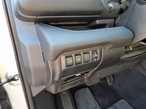 Used 2023 Subaru Ascent Limited w/ Technology Package AWD/4WD image 9