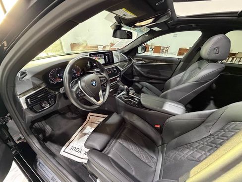 Used 2023 BMW 530i w/ Convenience Package RWD image 19
