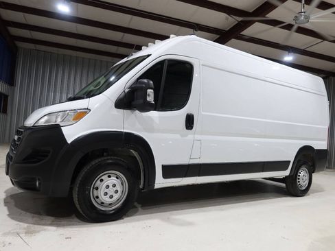 Used 2025 RAM ProMaster 2500 w/ Convenience Group FWD image 1