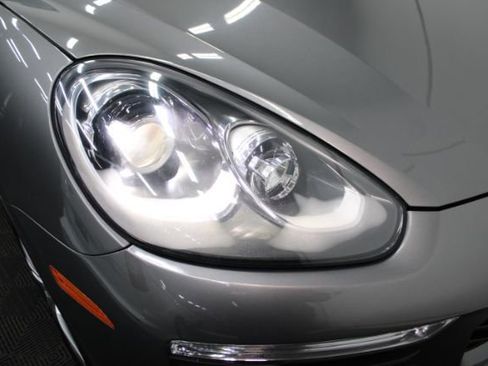 Used 2015 Porsche Cayenne S image 30