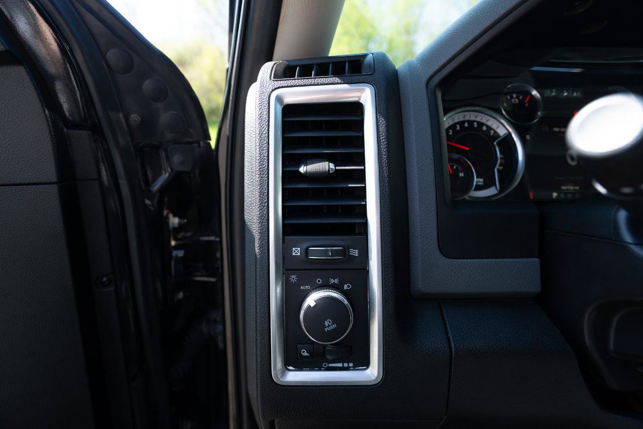 Used 2019 RAM 1500 Warlock AWD/4WD image 14