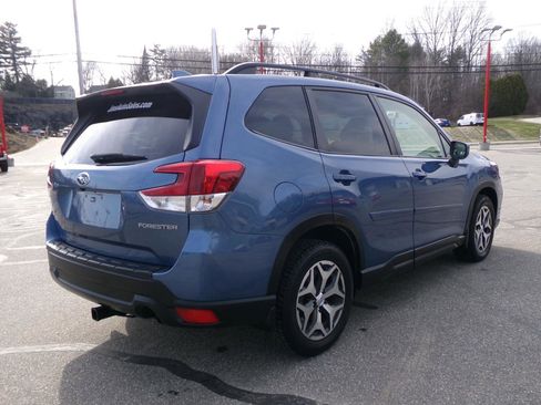 Used 2019 Subaru Forester Premium w/ All-Weather Package image 5