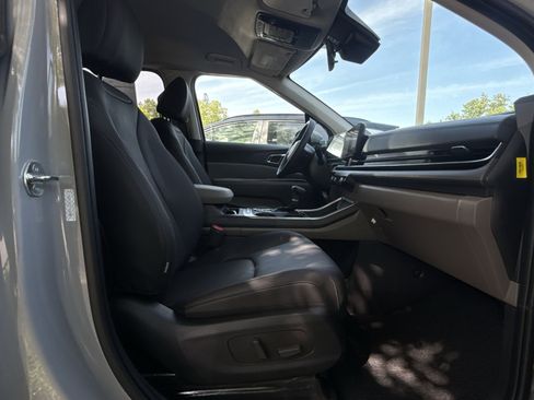 New 2026 Kia Carnival EX FWD image 43