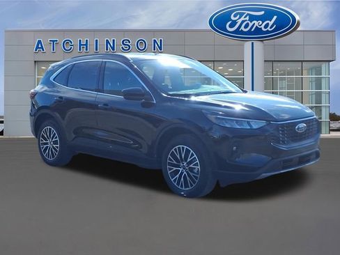 Used 2025 Ford Escape SE FWD image 3