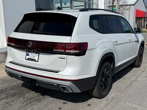 New 2026 Volkswagen Atlas Peak Edition AWD/4WD image 3