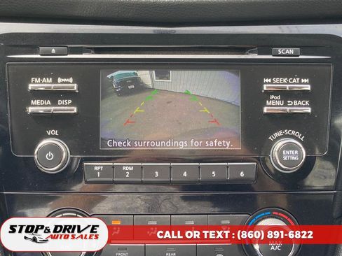 Used 2017 Nissan Rogue S w/ S Family Package image 13