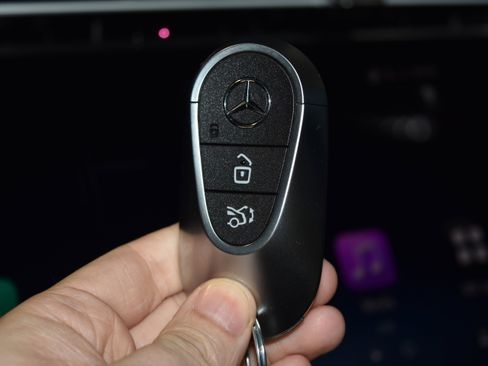 New 2026 Mercedes-Benz E 350 4MATIC Sedan image 12