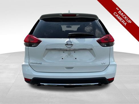 Used 2017 Nissan Rogue SV FWD image 4