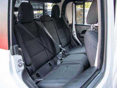 Used 2022 Jeep Gladiator Sport image 24