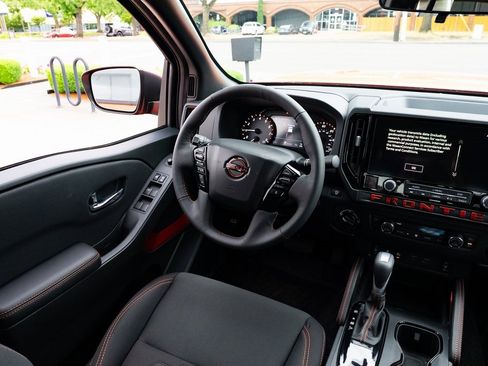 New 2025 Nissan Frontier PRO-4X w/ Pro Convenience Package image 9